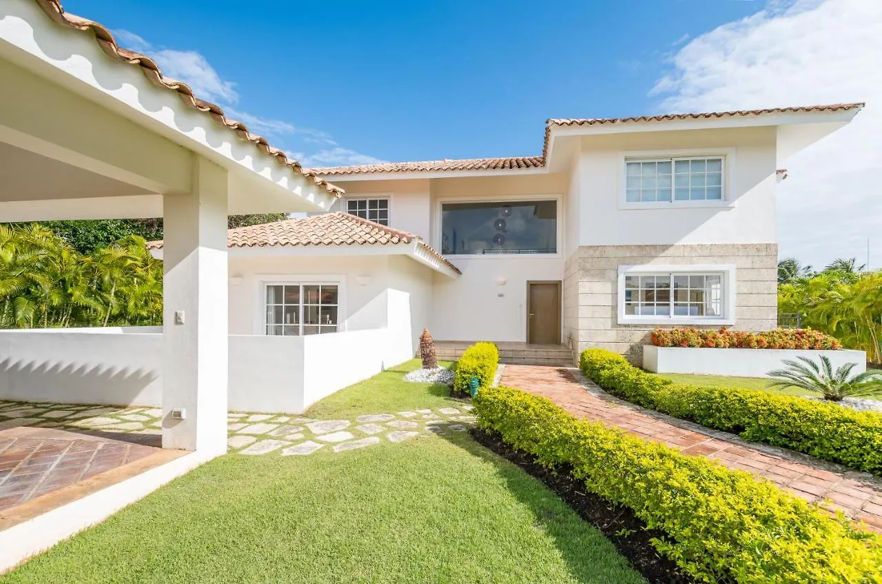 Luxury & Modern Villa With Pool At Cocotal Golf & Country Club 푼타 카나