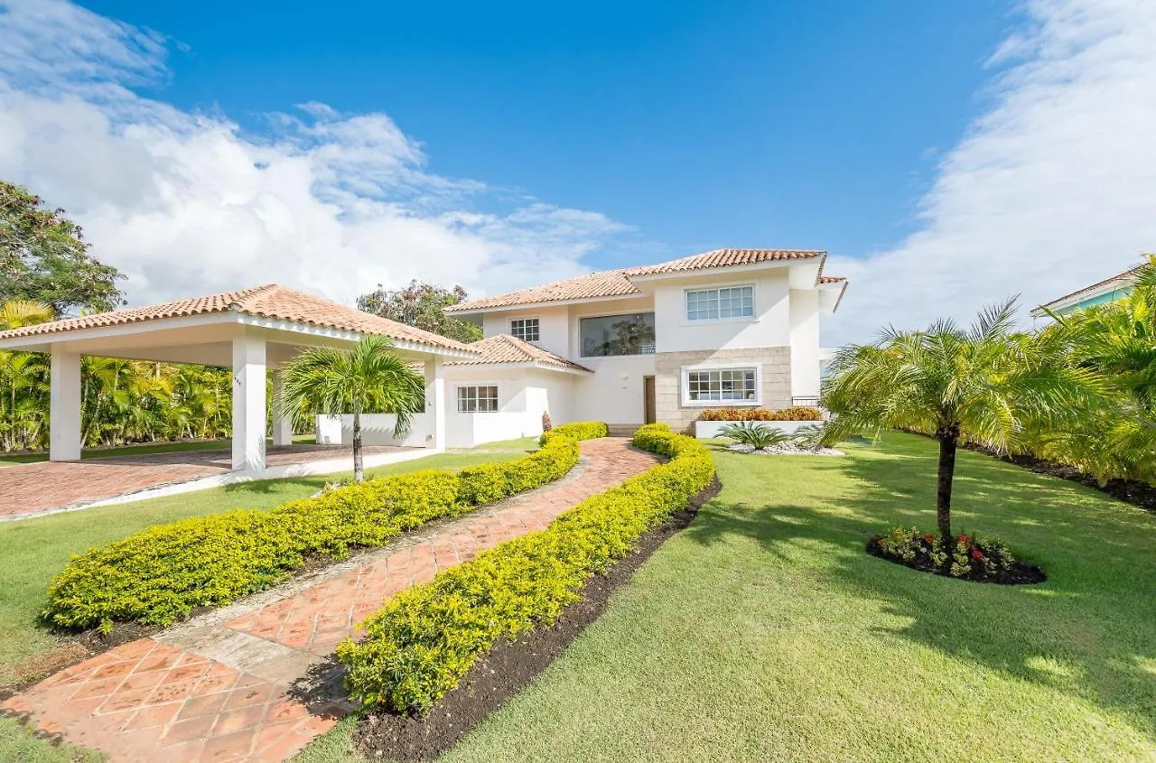 Luxury & Modern Villa With Pool At Cocotal Golf & Country Club 푼타 카나 도미니카 공화국